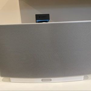 LARGE SONOS PLAY 5 Speaker. Includes Bluetooth cable.